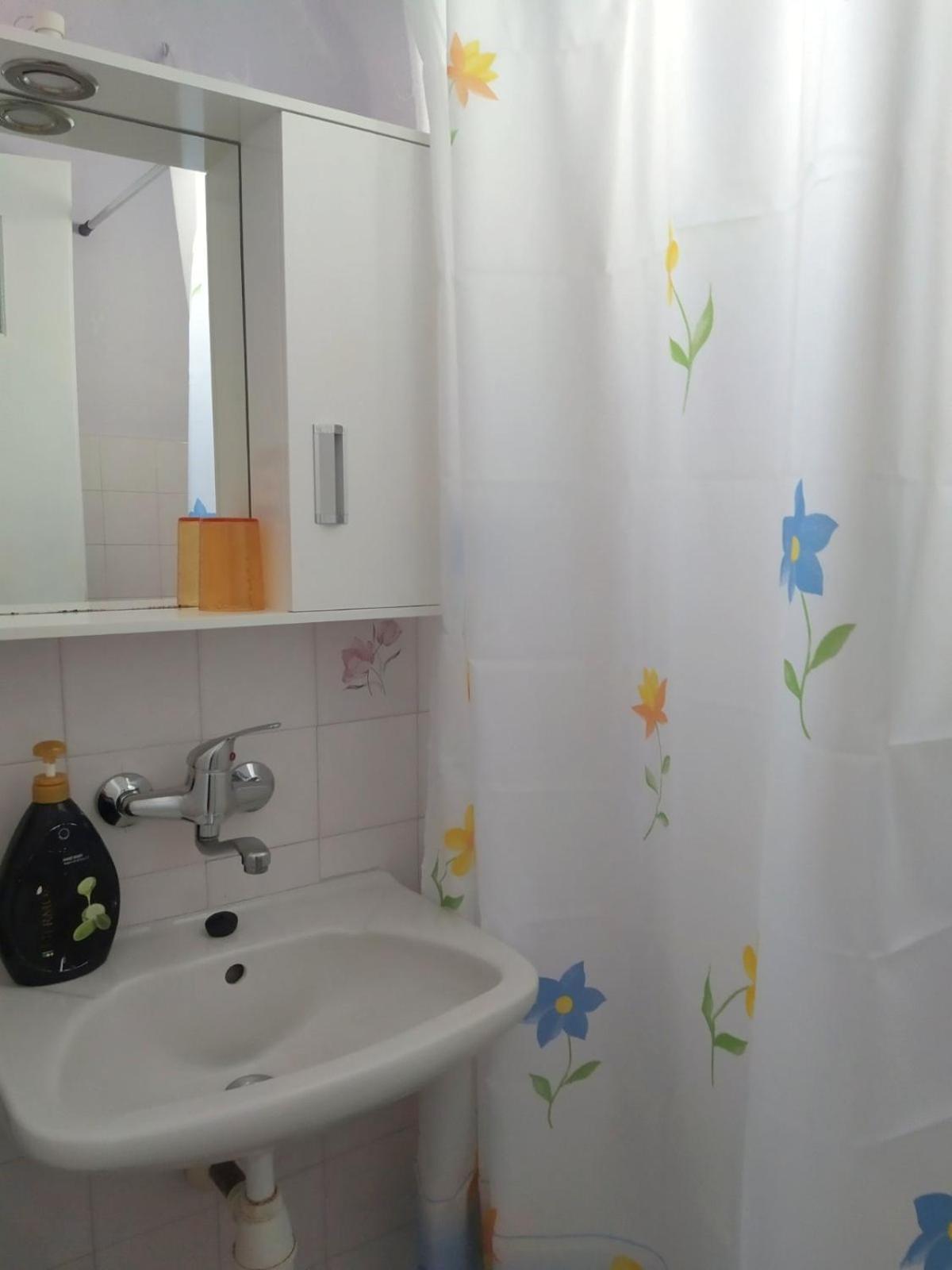 Studios And Apartments Meri Нео Клима Екстериор снимка