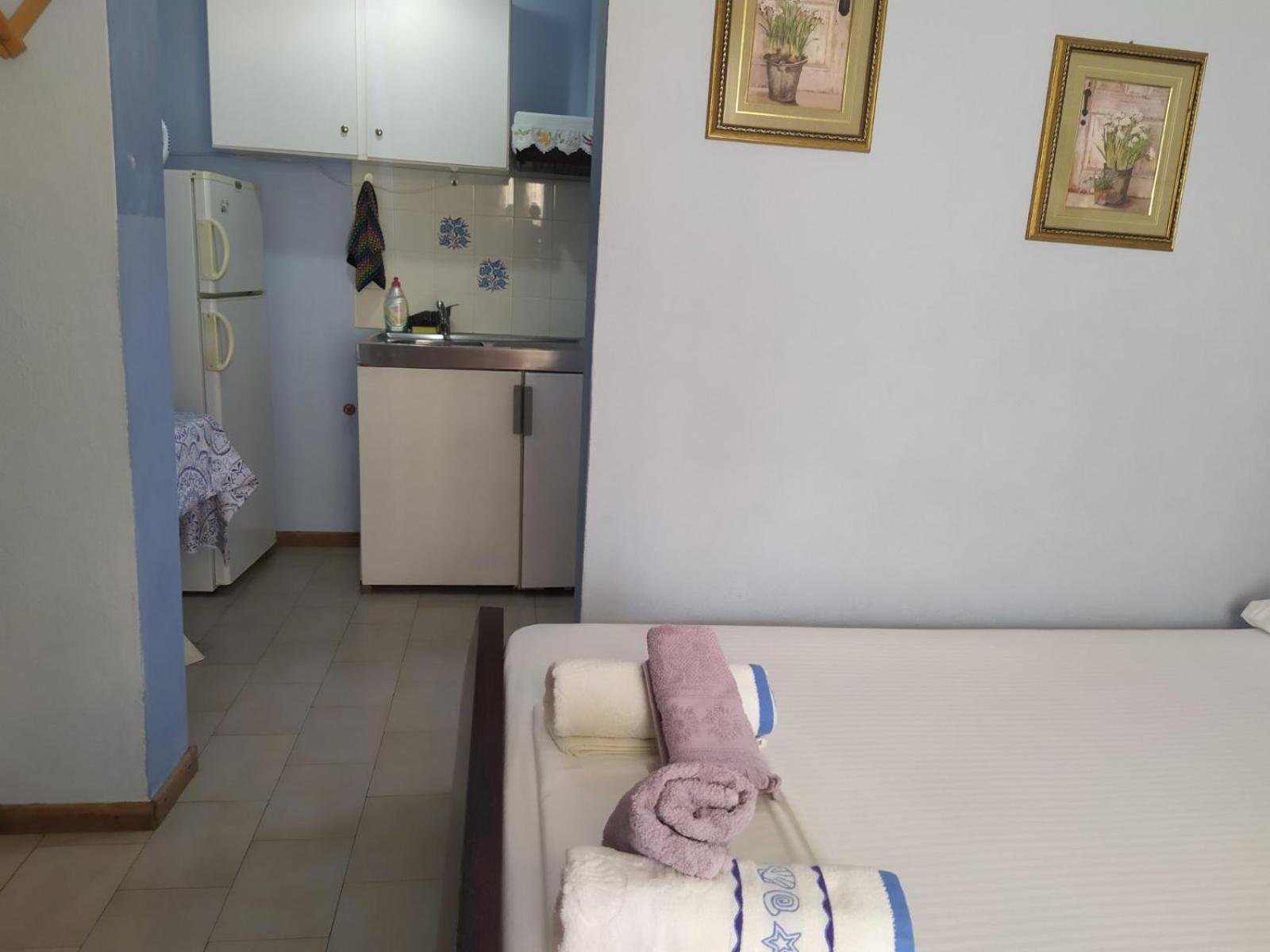Studios And Apartments Meri Нео Клима Екстериор снимка