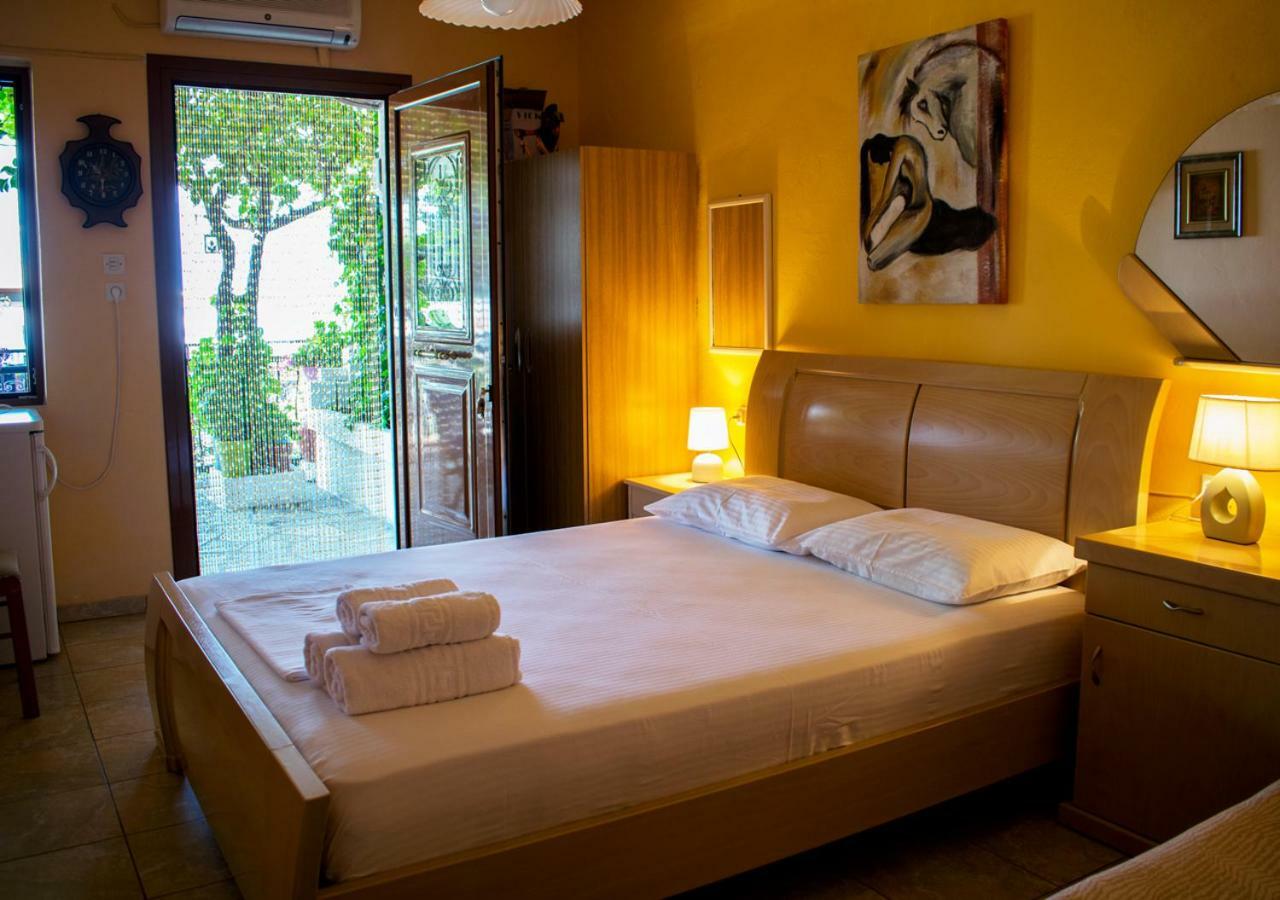 Studios And Apartments Meri Нео Клима Екстериор снимка